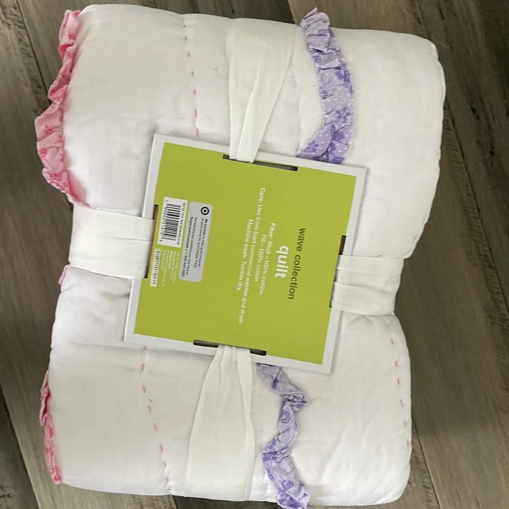 Brand New Circo Girls Quilt Set 2 pc Twin Size Wave Collection Pink Purple White